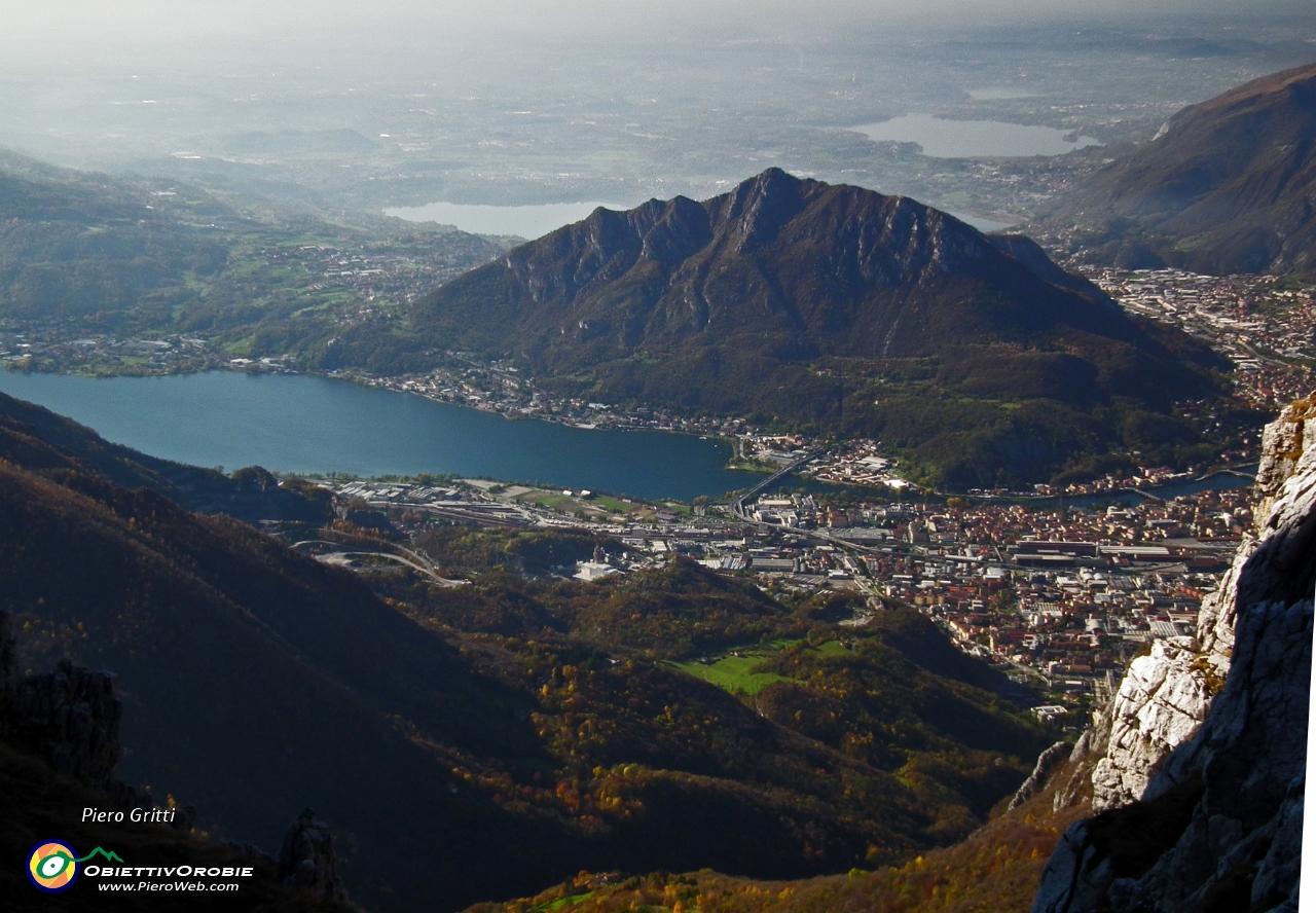 00 Monte Barro dalle creste nord del Resegone.JPG